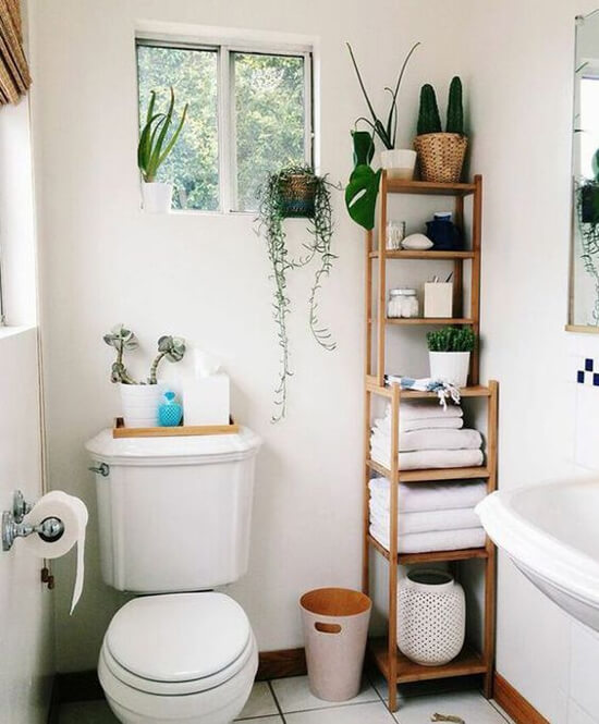 Banheiro decorado com plantas