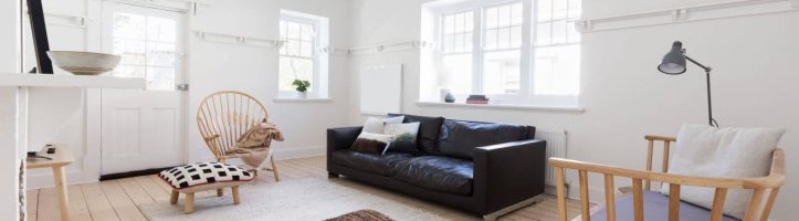 Sala com decoração no estilo minimalista