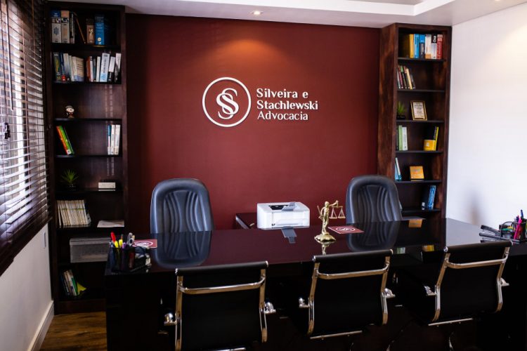 Sala de reunião Silveira e Stachlewski Advocacia - Ambientes empresariais planejados