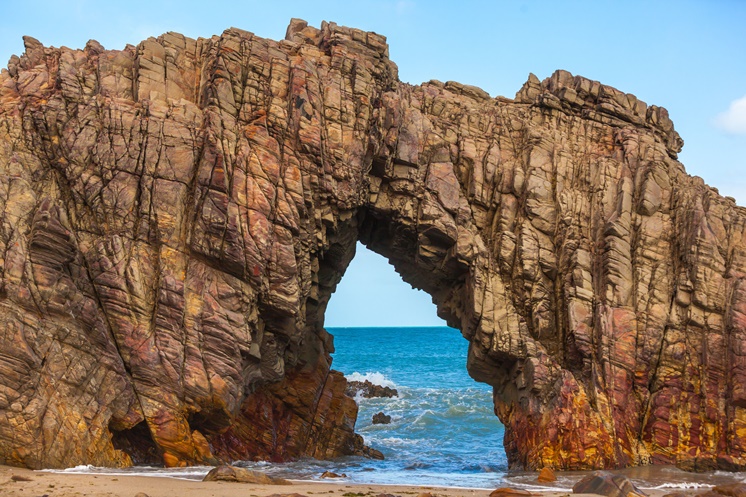 Crédito: Embratur [ https://www.gov.br/turismo/pt-br/assuntos/noticias/jericoacoara-atinge-o-topo-do-turismo-nacional ]